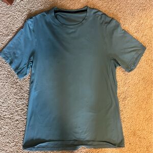 Men’s Lululemon shirt